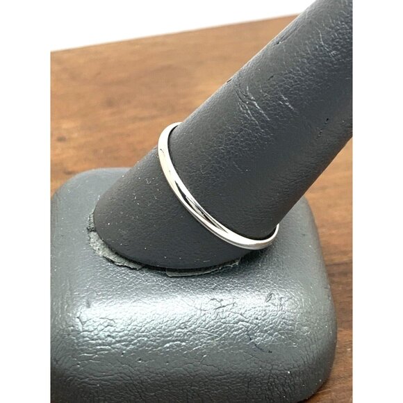 Men's Wedding Band Sterling Silver .925 Thin Plain 1.95mm Wide Ring Size 10 - Picture 8 of 14
